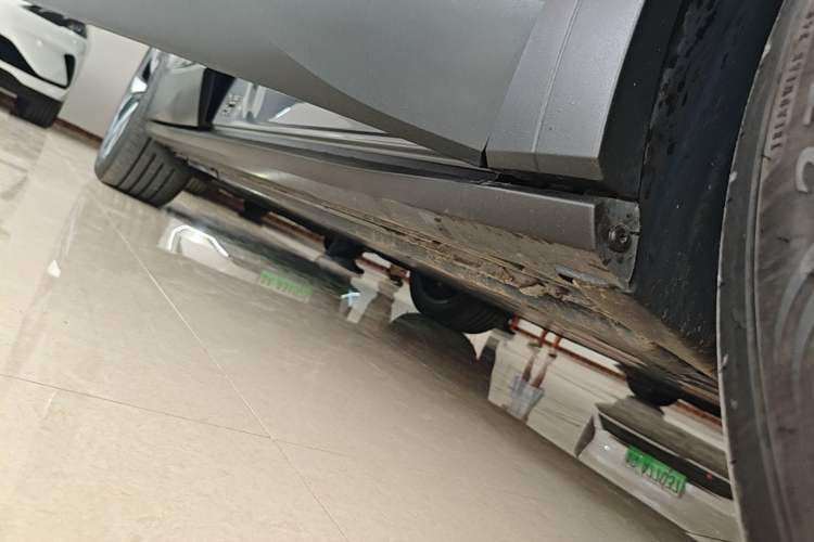 Used Volkswagen ID.4 CROZZ 2022 Long-Range Lite PRO Edition Right Side Sill