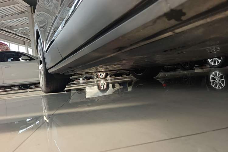 Used Volkswagen ID.4 CROZZ 2022 Long-Range Lite PRO Edition Right Side Sill