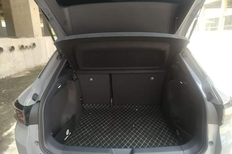 Used Volkswagen ID.4 CROZZ 2022 Pure Edition Limited Edition Trunk
