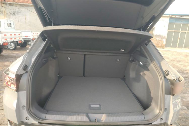 Used Volkswagen ID.4 CROZZ 2022 High-Performance PRIME Edition Trunk