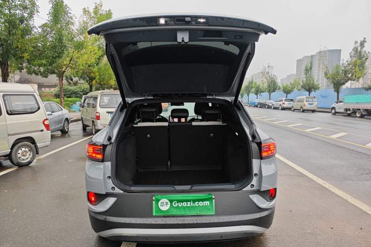 Used Volkswagen ID.4 CROZZ 2022 Long-Range PURE+ Edition Trunk