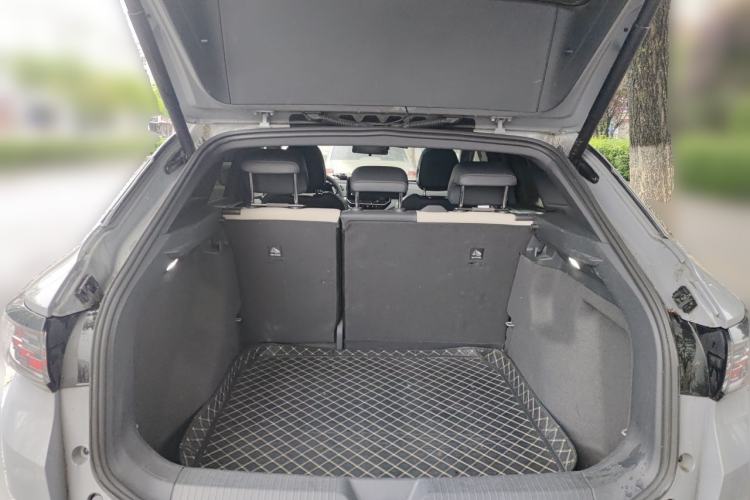 Used Volkswagen ID.4 CROZZ 2022 Long-Range PURE+ Edition Trunk