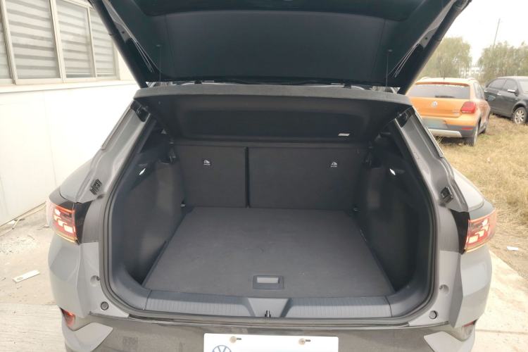 Used Volkswagen ID.4 CROZZ 2022 High-Performance PRIME Edition Trunk