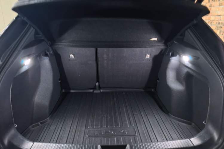 Used Volkswagen ID.4 CROZZ 2022 Pure Edition Limited Edition Trunk