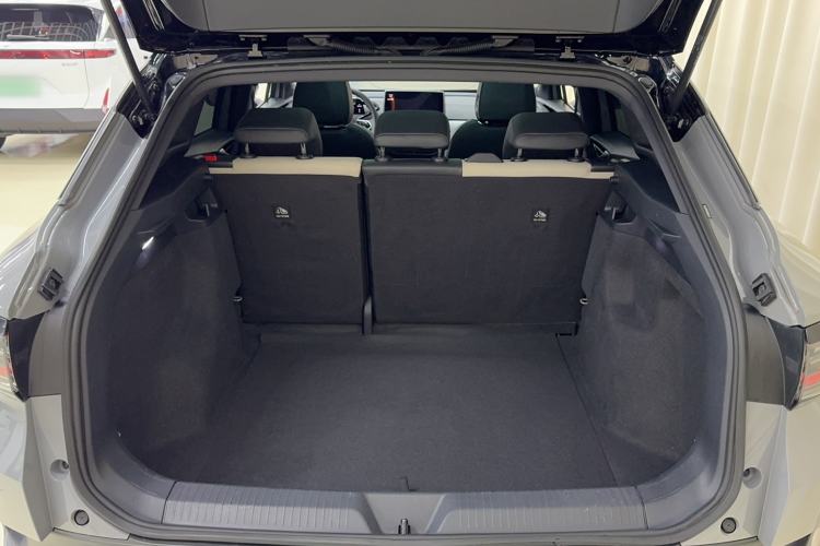 Used Volkswagen ID.4 CROZZ 2022 Pure Edition Limited Edition Trunk