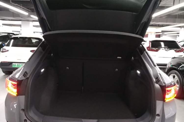 Used Volkswagen ID.4 CROZZ 2022 Long-Range PURE+ Edition Trunk
