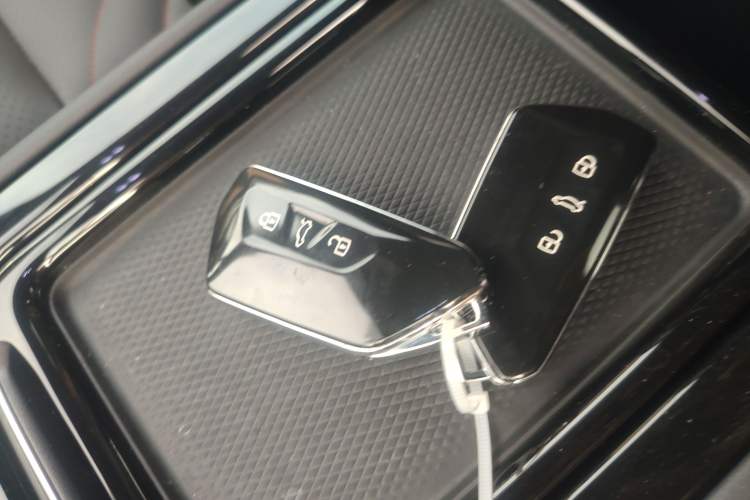 Used Volkswagen ID.4 CROZZ 2022 High-Performance PRIME Edition Vehicle Key