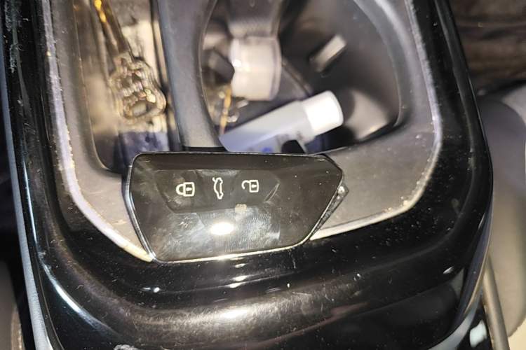 Used Volkswagen ID.4 CROZZ 2022 Standard Range PURE Edition Vehicle Key
