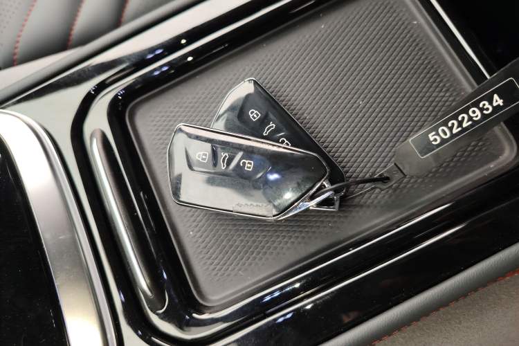 Used Volkswagen ID.4 CROZZ 2022 High-Performance PRIME Edition Vehicle Key