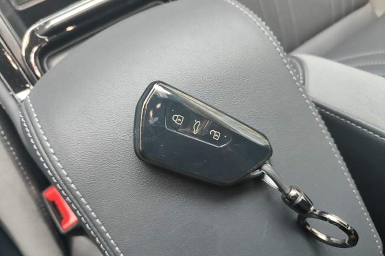 Used Volkswagen ID.4 CROZZ 2022 Long-Range Lite PRO Edition Vehicle Key