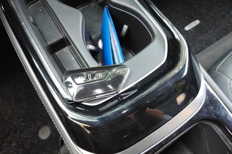 Used Volkswagen ID.4 CROZZ 2022 Long-Range Lite PRO Edition Vehicle Key