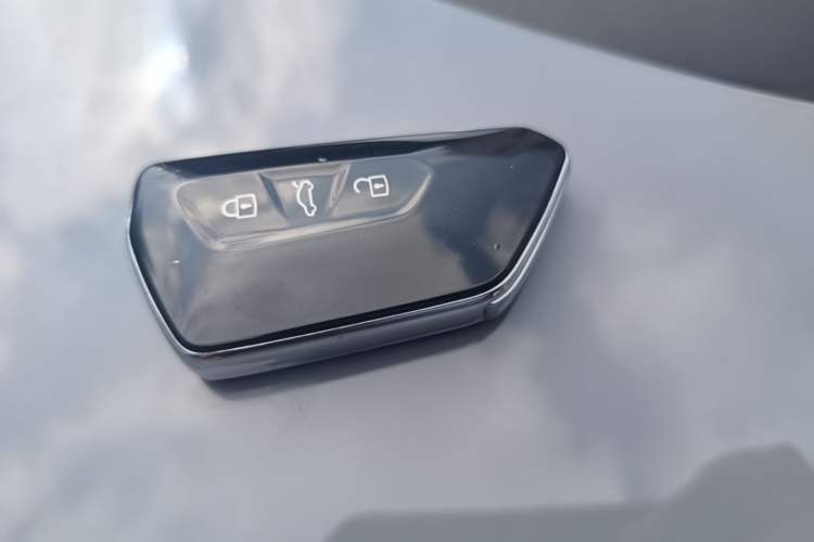 Used Volkswagen ID.4 CROZZ 2022 Long-Range Lite PRO Edition Vehicle Key