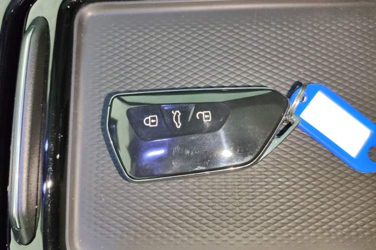 Used Volkswagen ID.4 CROZZ 2022 High-Performance PRIME Edition Vehicle Key