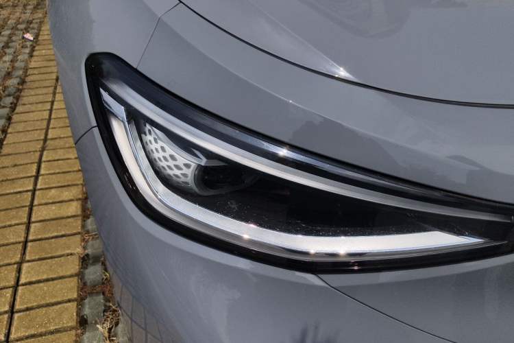 Used Volkswagen ID.4 CROZZ 2022 Long-Range Lite PRO Edition Right Front Headlight