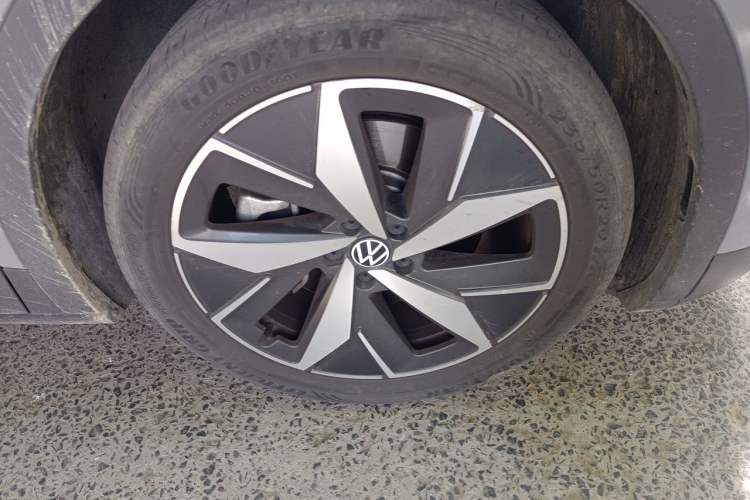 Used Volkswagen ID.4 CROZZ 2022 Long-Range Lite PRO Edition Right Front Wheel Hub