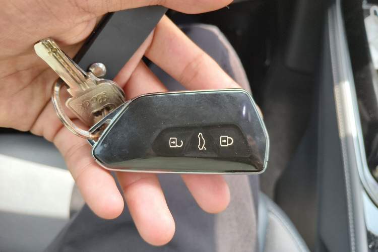 Used Volkswagen ID.4 CROZZ 2022 Long-Range Lite PRO Edition Vehicle Key