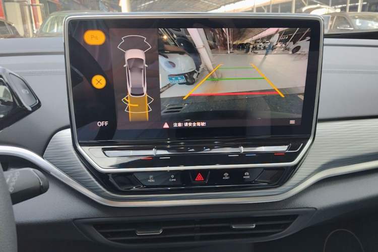Used Volkswagen ID.4 CROZZ 2022 Long-Range PURE+ Edition Audio And AC Panel