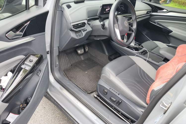 Used Volkswagen ID.4 CROZZ 2022 Long-Range Lite PRO Edition Driver Seat