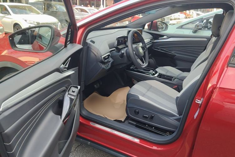 Used Volkswagen ID.4 CROZZ 2022 Long-Range PURE+ Edition Driver Seat