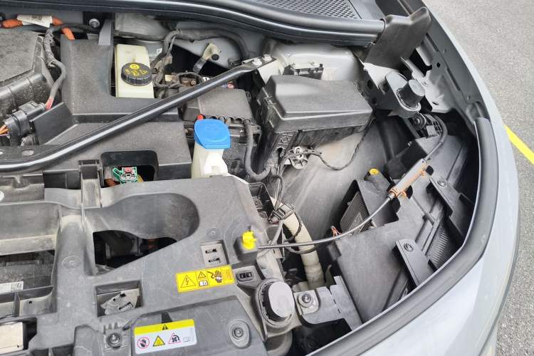 Used Volkswagen ID.4 CROZZ 2022 Long-Range Lite PRO Edition Engine Bay Left