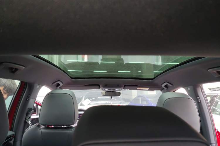 Used Volkswagen ID.4 CROZZ 2022 Long-Range Lite PRO Edition Headliner