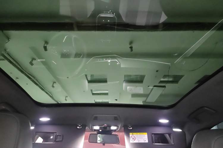 Used Volkswagen ID.4 CROZZ 2022 Long-Range PURE+ Edition Headliner