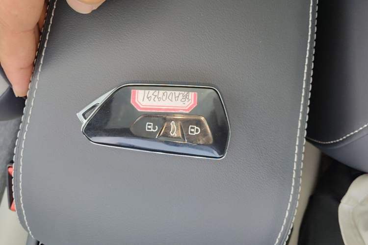 Used Volkswagen ID.4 CROZZ 2022 Long-Range PURE+ Edition Interior 1