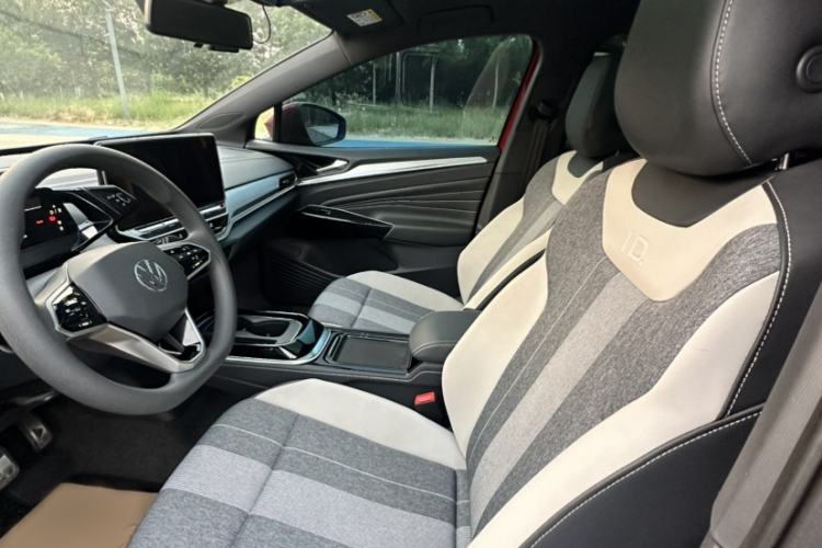 Used Volkswagen ID.4 CROZZ 2022 Long-Range PURE+ Edition Interior 2
