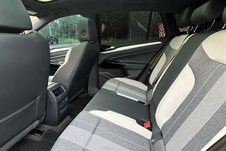 Used Volkswagen ID.4 CROZZ 2022 Long-Range PURE+ Edition Interior 2
