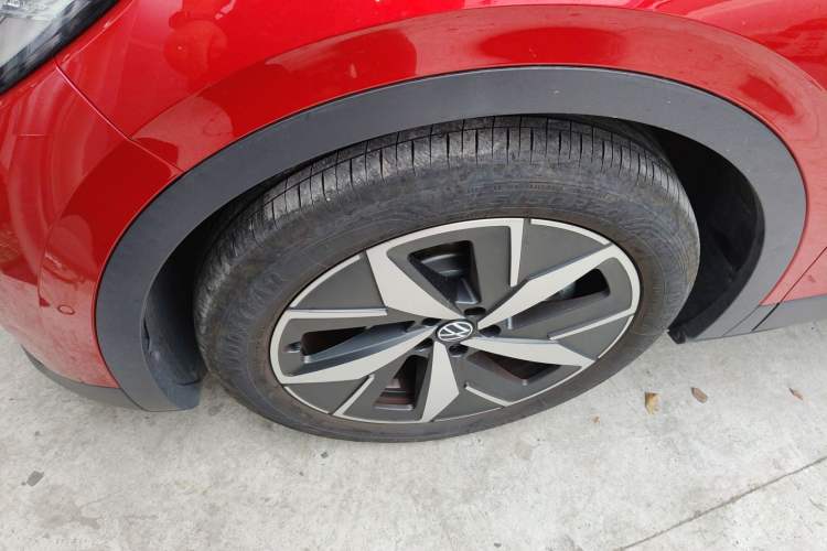 Used Volkswagen ID.4 CROZZ 2022 Long-Range Lite PRO Edition Left Front Wheel Hub