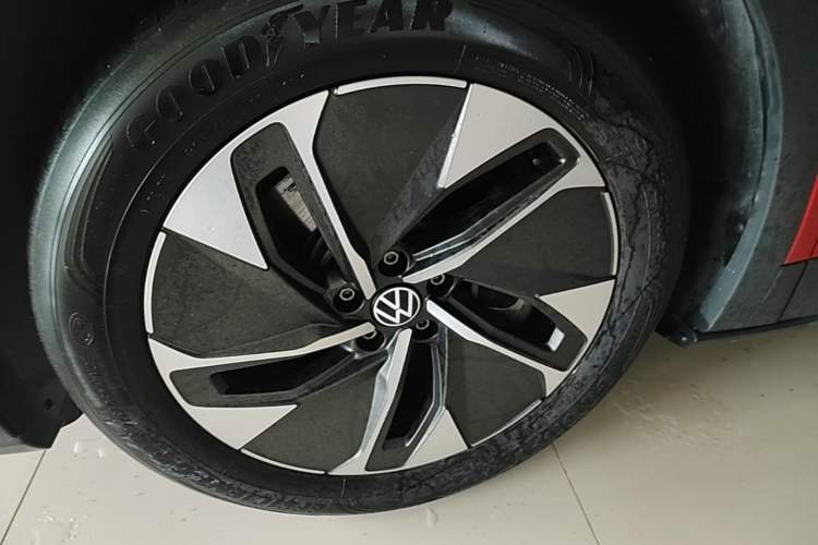 Used Volkswagen ID.4 CROZZ 2022 Long-Range PURE+ Edition Left Front Wheel Hub