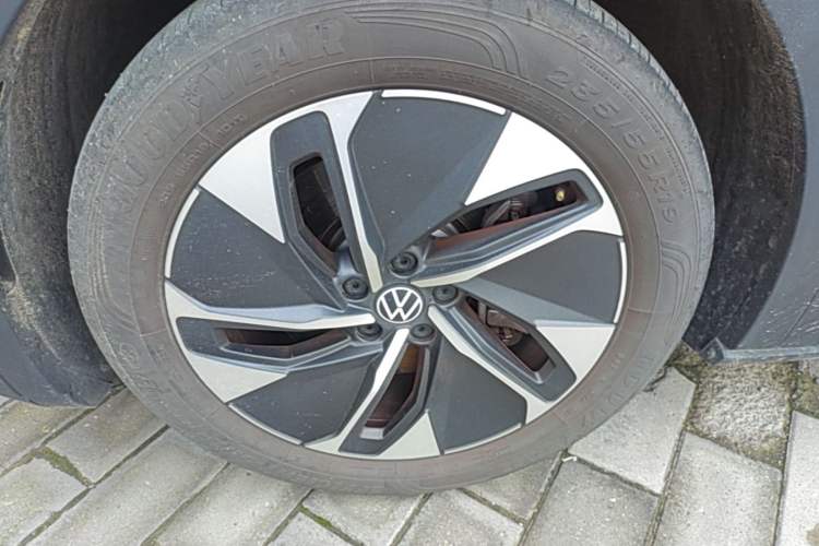 Used Volkswagen ID.4 CROZZ 2022 Long-Range PURE+ Edition Left Front Wheel Hub