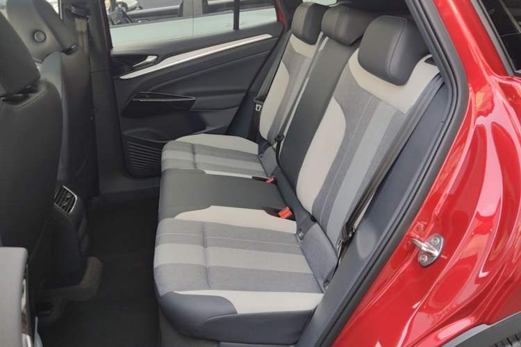 Used Volkswagen ID.4 CROZZ 2022 Long-Range PURE+ Edition Left Rear Seat