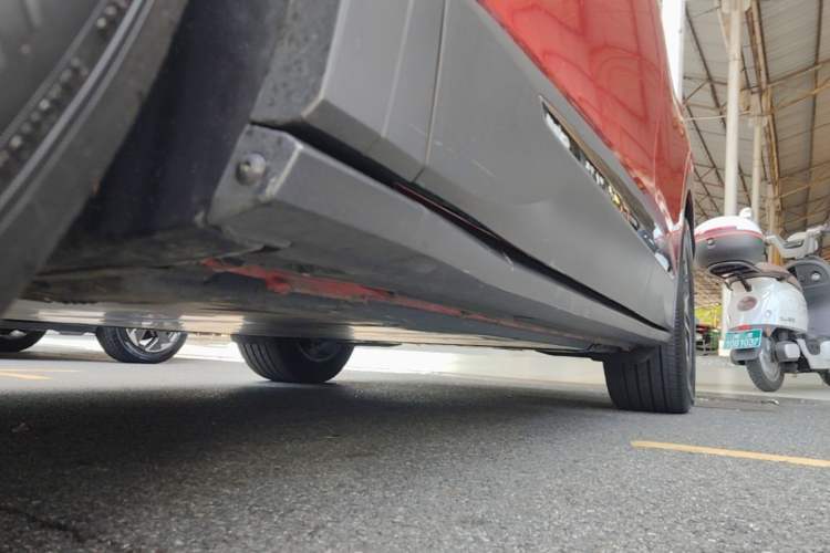 Used Volkswagen ID.4 CROZZ 2022 Long-Range PURE+ Edition Left Side Sill