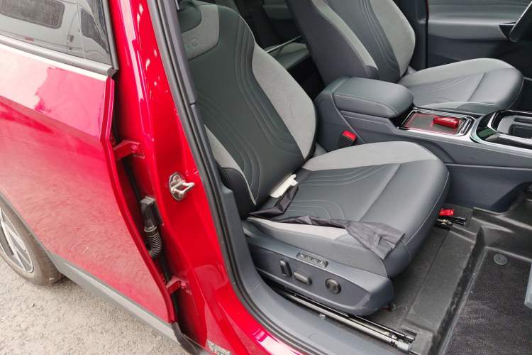Used Volkswagen ID.4 CROZZ 2022 Long-Range Lite PRO Edition Right Front Seat