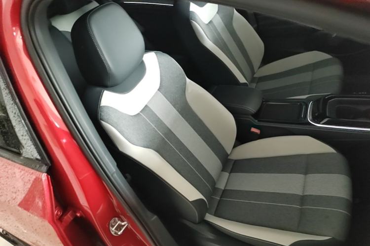 Used Volkswagen ID.4 CROZZ 2022 Long-Range PURE+ Edition Right Front Seat