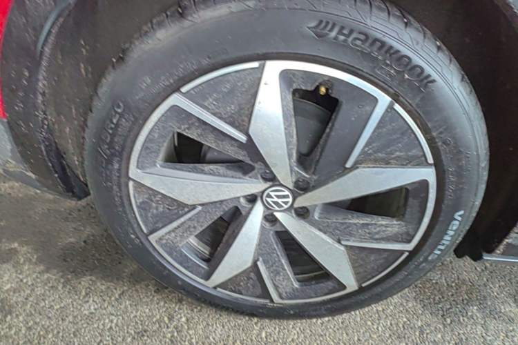 Used Volkswagen ID.4 CROZZ 2022 Long-Range PURE+ Edition Right Rear Wheel Hub