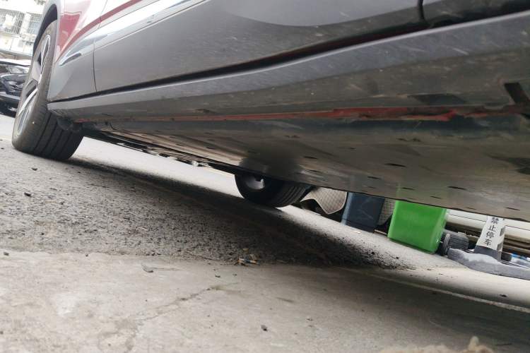 Used Volkswagen ID.4 CROZZ 2022 Long-Range Lite PRO Edition Right Side Sill