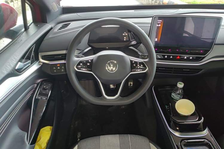 Used Volkswagen ID.4 CROZZ 2022 Long-Range PURE+ Edition Steering Wheel