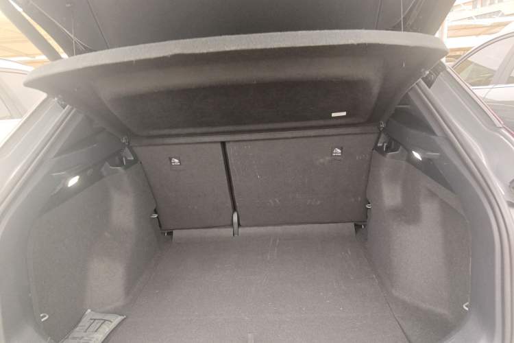 Used Volkswagen ID.4 CROZZ 2022 Long-Range Lite PRO Edition Trunk