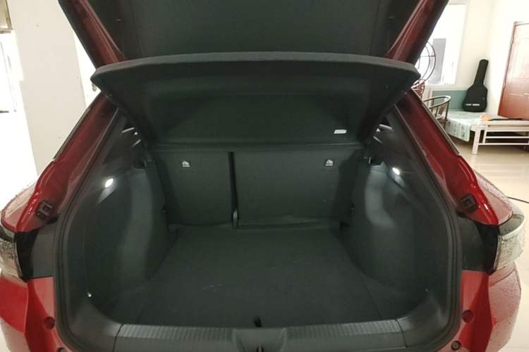 Used Volkswagen ID.4 CROZZ 2022 Long-Range PURE+ Edition Trunk