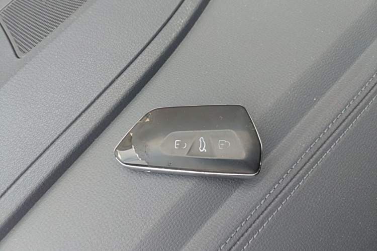 Used Volkswagen ID.4 CROZZ 2022 Long-Range PURE+ Edition Vehicle Key