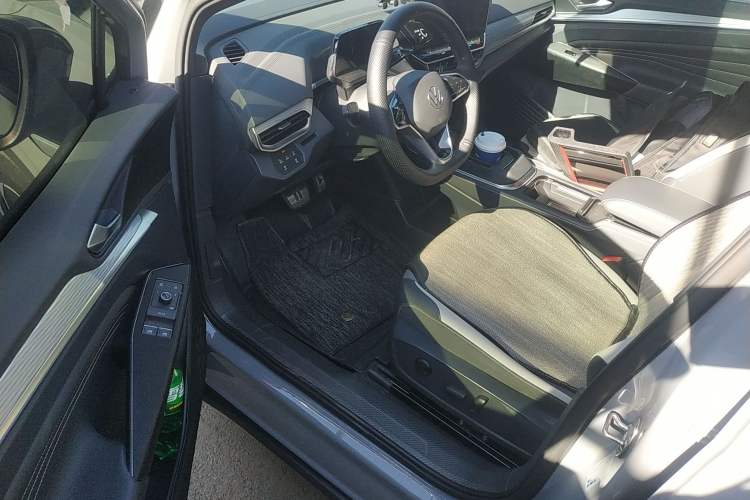 Used Volkswagen ID.4 CROZZ 2022 Pure Edition Limited Edition Driver Seat