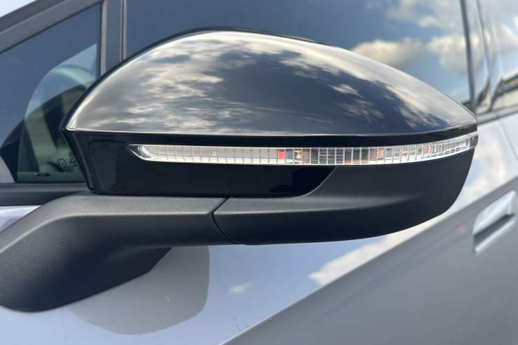 Used Volkswagen ID.4 CROZZ 2022 Long-Range Lite PRO Edition Exterior 9