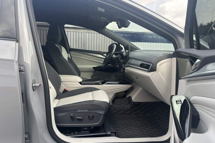 Used Volkswagen ID.4 CROZZ 2022 Long-Range Lite PRO Edition Interior 10