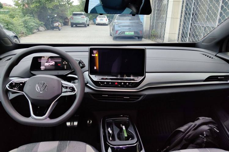 Used Volkswagen ID.4 CROZZ 2022 Standard Range PURE Edition Interior 2
