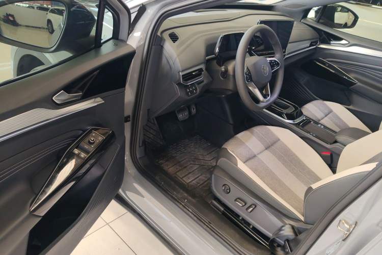 Used Volkswagen ID.4 CROZZ 2022 Pure Edition Limited Edition Interior 3