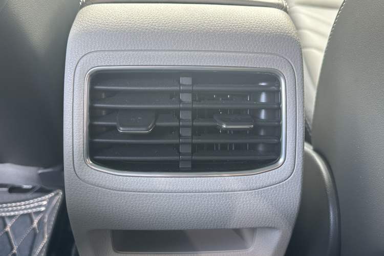 Used Volkswagen ID.4 CROZZ 2022 Long-Range Lite PRO Edition Interior 7