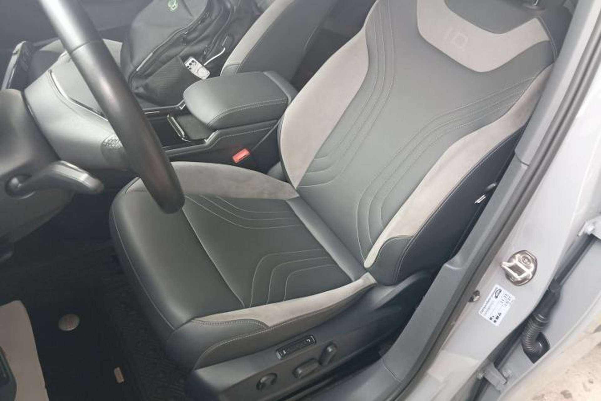 Used Volkswagen ID.4 CROZZ 2022 Long-Range Lite PRO Edition Left Front Seat