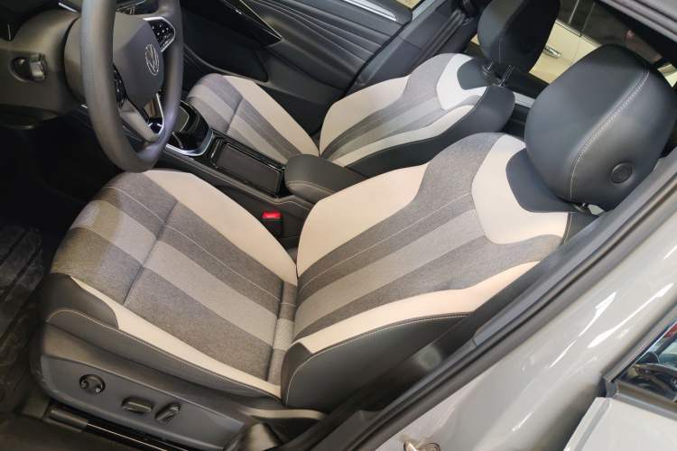 Used Volkswagen ID.4 CROZZ 2022 Pure Edition Limited Edition Left Front Seat